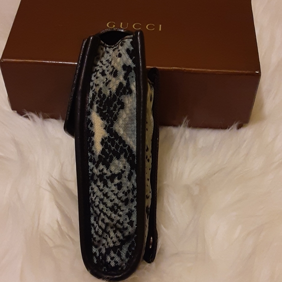 VINTAGE GUCCI PHONE CASE - Picture 3 of 6
